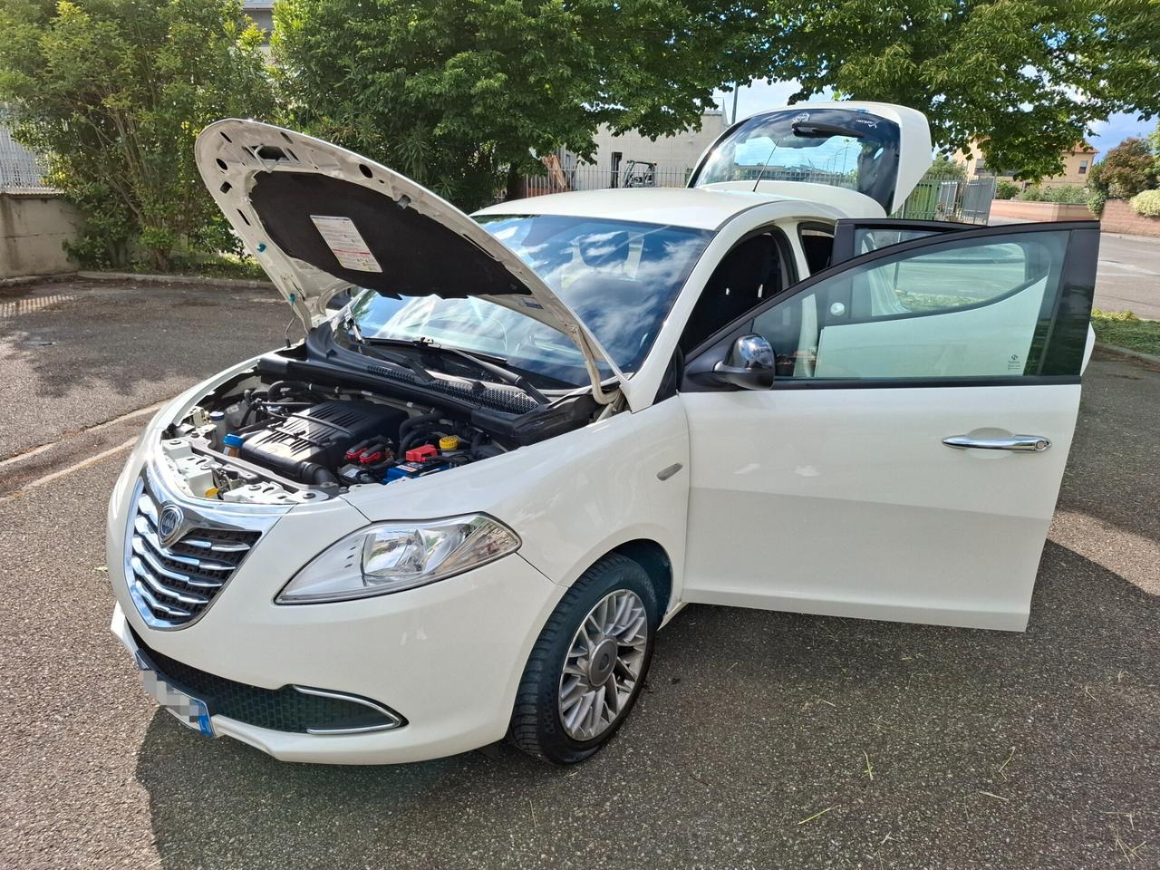 Lancia Ypsilon 1.2 69 CV 5 porte GPL Ecochic Gold