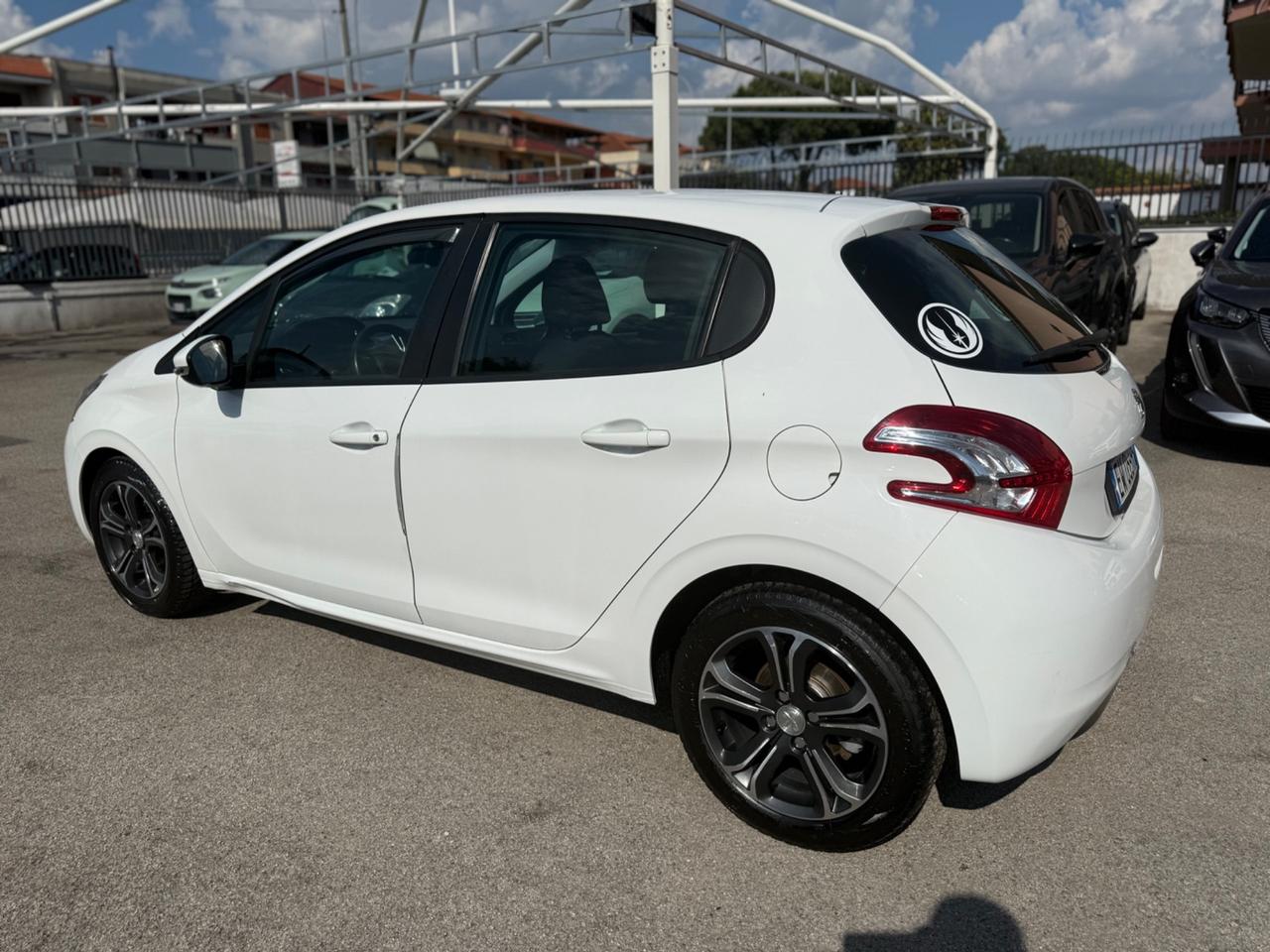 Peugeot 208 1.6 e-HDi 92 CV Stop&Start 5 porte Allure