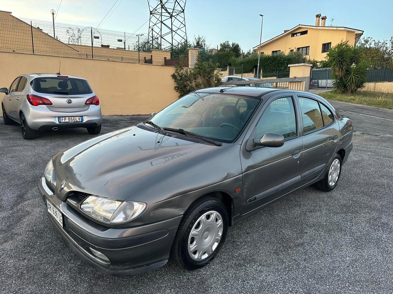 Renault Megane Mégane 1.4 16V cat RTE