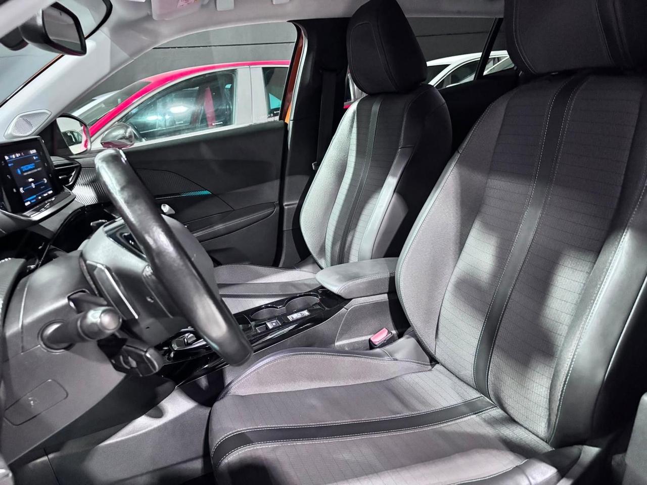 Peugeot 2008 Benzina + Euro 6 Neopatentati 4 Stagioni