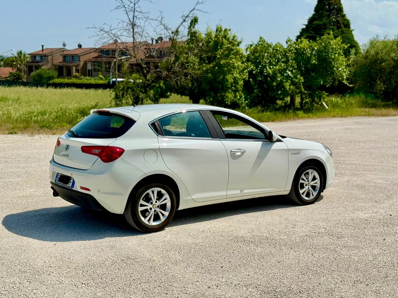 Alfa Giulietta 1.6 JTDm-2 neopatentati UNIPROPRIETÀ