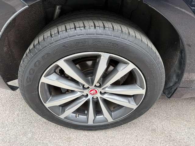 Jaguar F-Pace F-Pace 2.0d Pure awd 180cv auto