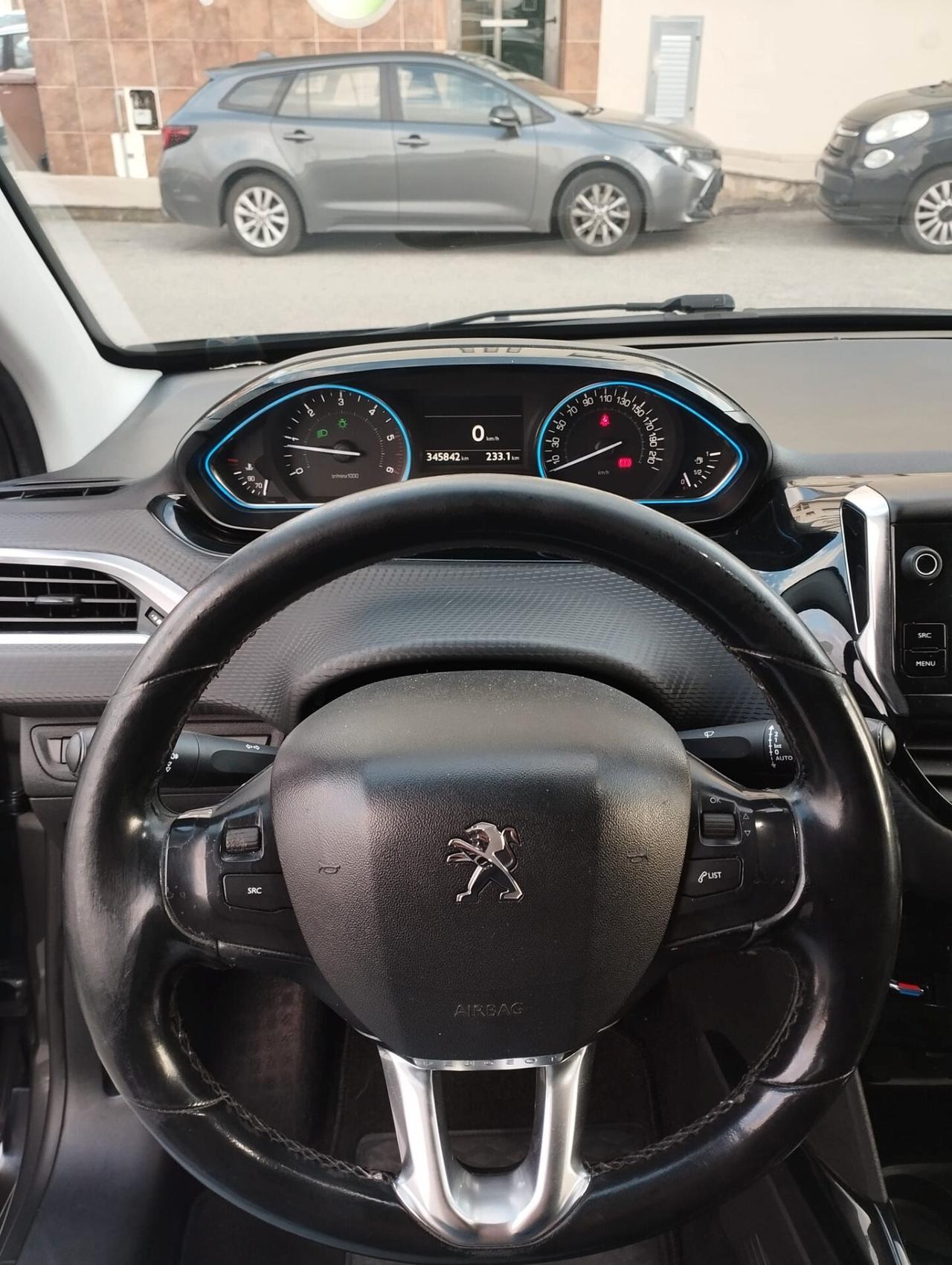 Peugeot 2008 BlueHDi 100 Allure