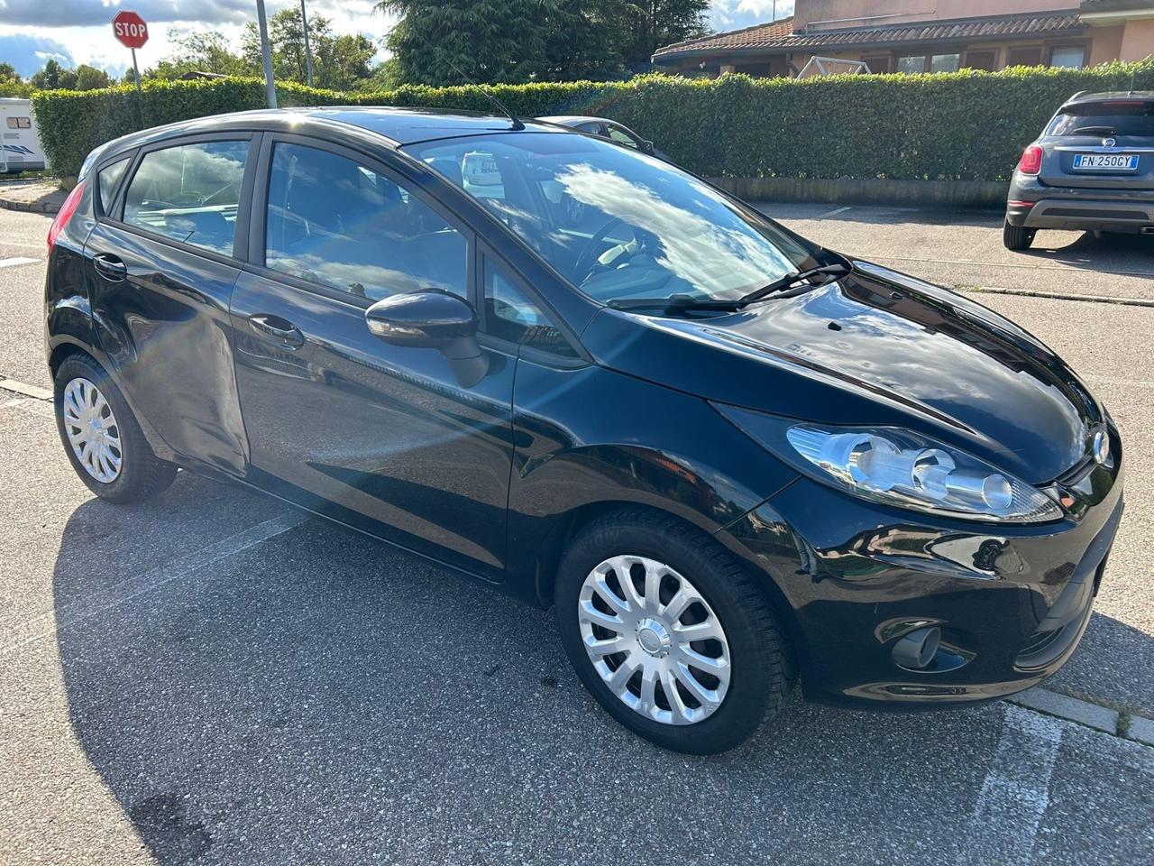 Ford Fiesta 1.4 5 porte Bz.- GPL*