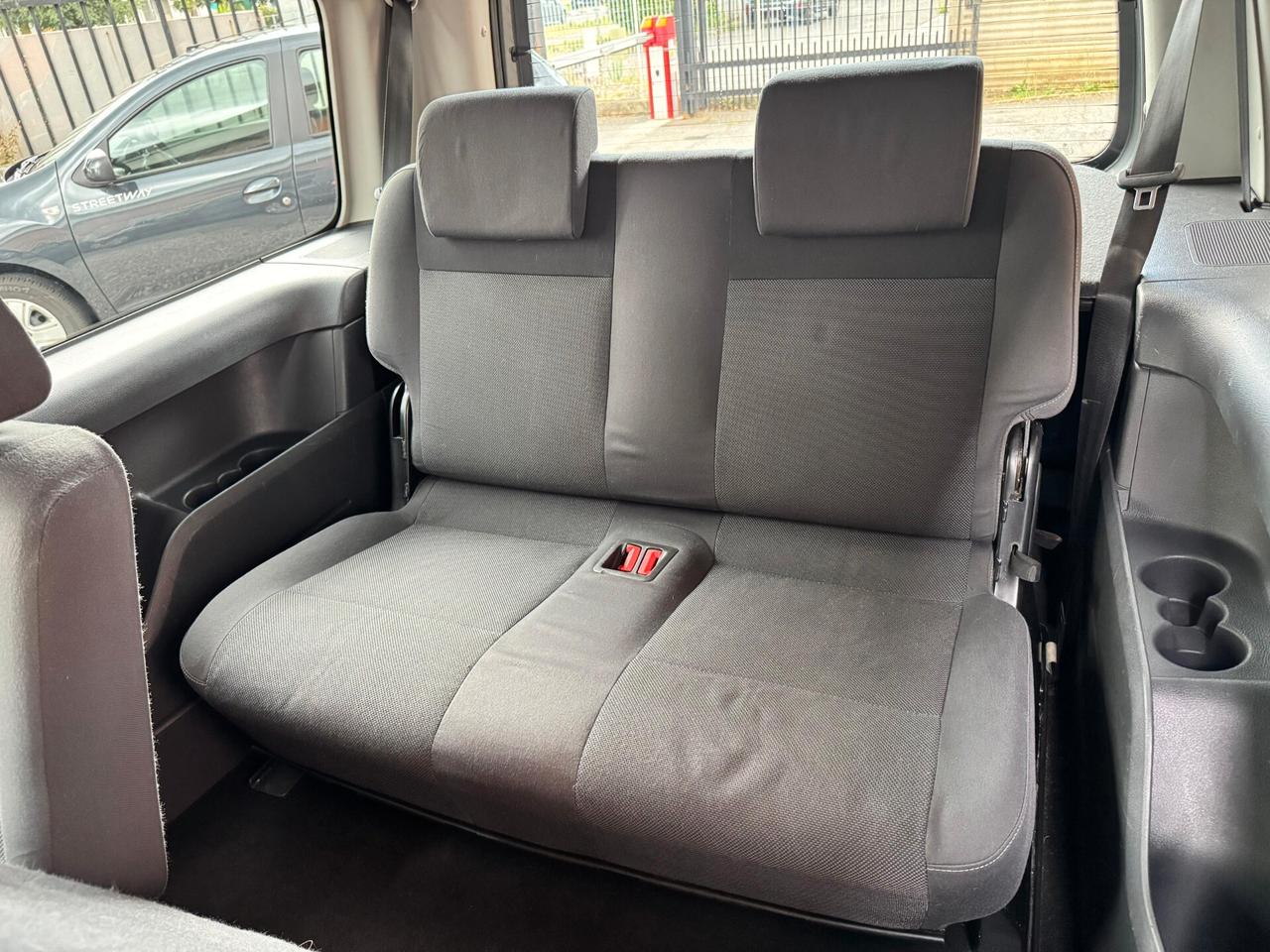Volkswagen Caddy 1.6 TDI 102 CV DSG 7p. Highline Maxi