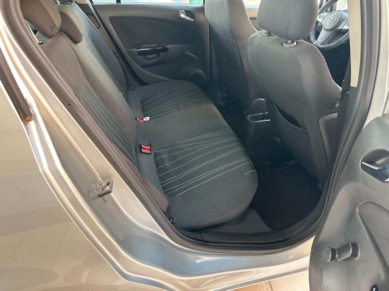 Opel Corsa 1.2 Neopatentati (12 RATE)