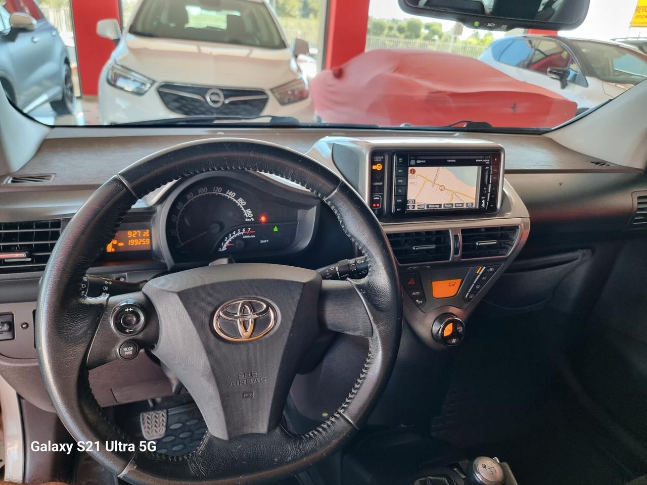 toyota iq full con navi garanzia 12 mesi stupenda