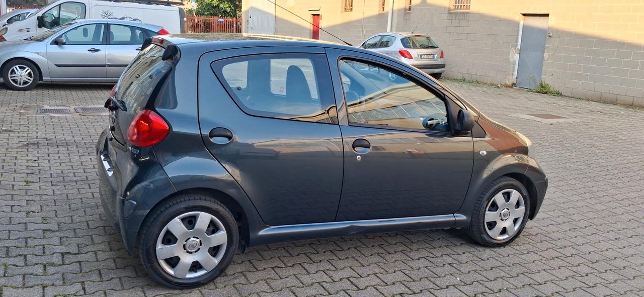 Toyota Aygo 1.0 VVT-i 5porte Sol