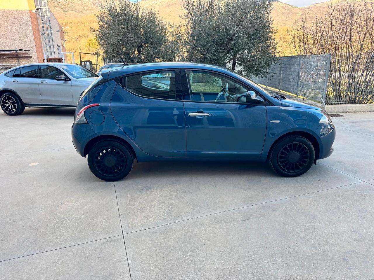 Ypsilon 1.0 FireFly 5 porte S&S Hybrid Silver