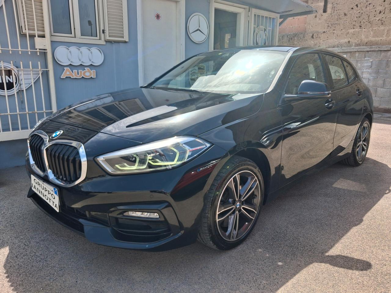 Bmw 120d xDrive 5p. Sport 190 C.V. NAVIGATORE CAMBIO AUTOMATICO FARI FULL LED SOLI KM 59960 GARANZIA 12 MESI CERTIF. DI CONFORMITA'