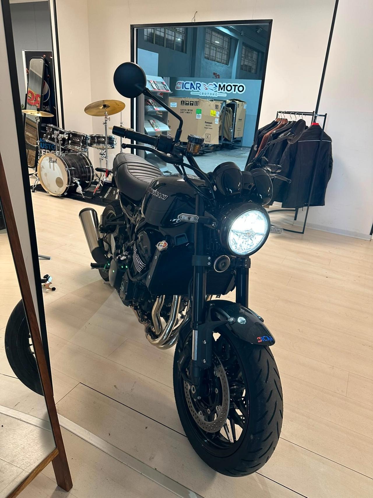 Kawasaki Z 900 RS Black Ball Edition