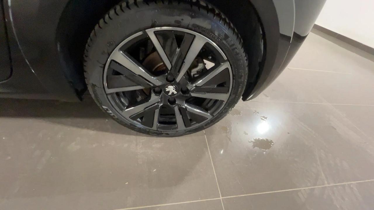 Peugeot 208 motore elettrico 136 CV 5 porte GT