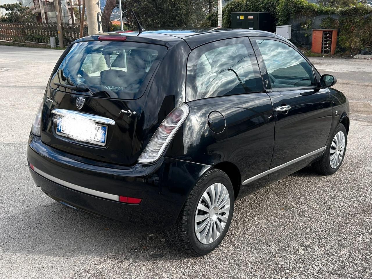 Lancia Ypsilon 1.3 MJT 90 CV Oro