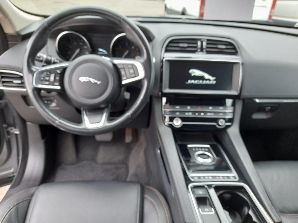JAGUAR F-Pace (X761) F-Pace 2.0 D 180 CV ...