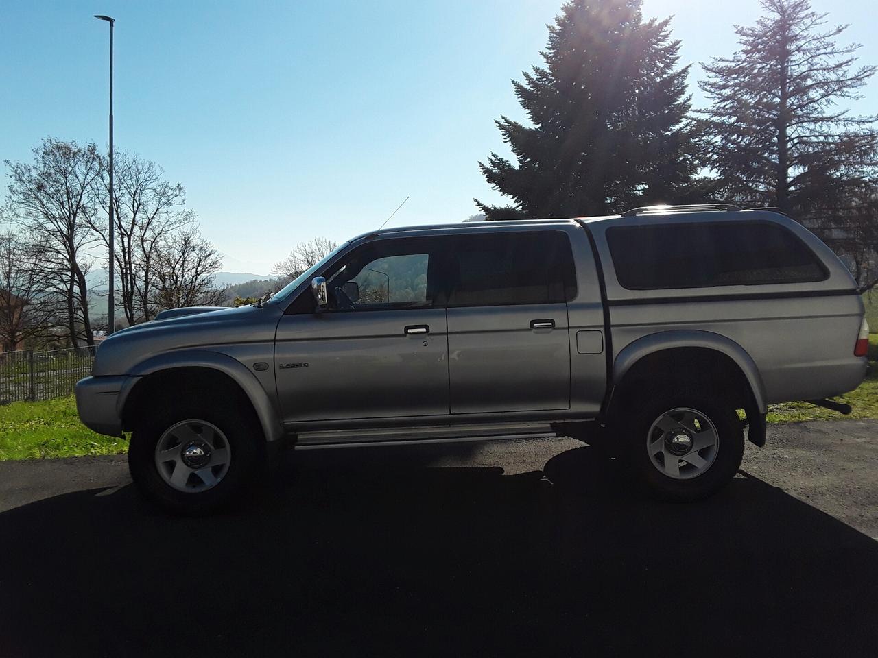 Mitsubishi L200 2.5 TDI 4WD Club Cab Pick-up GLS