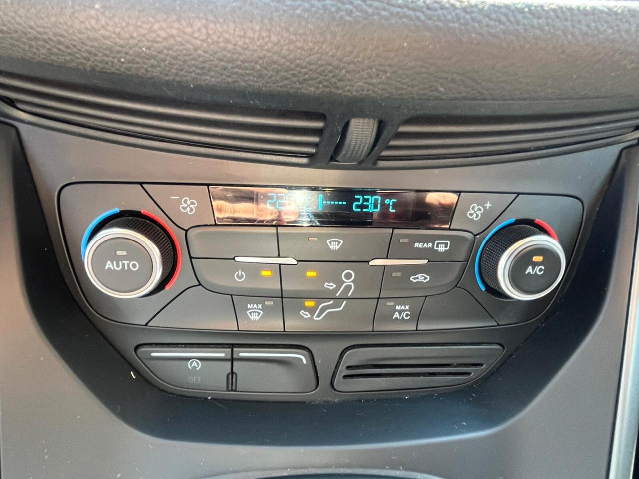 Ford Kuga 2.0 TDCI 120 CV S&S 2WD Powershift Business