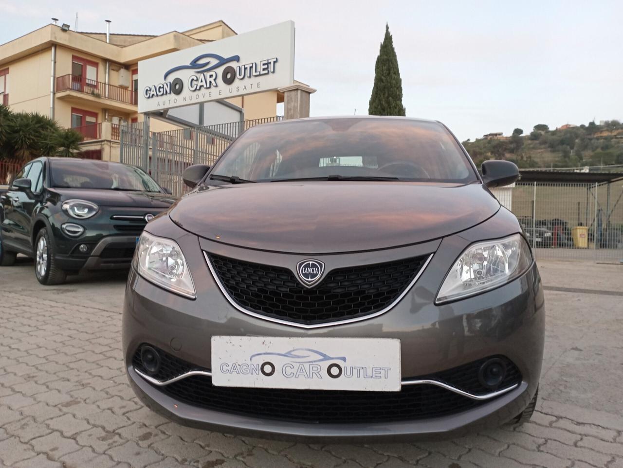 Lancia Ypsilon 1.2 69 CV 5 porte Silver