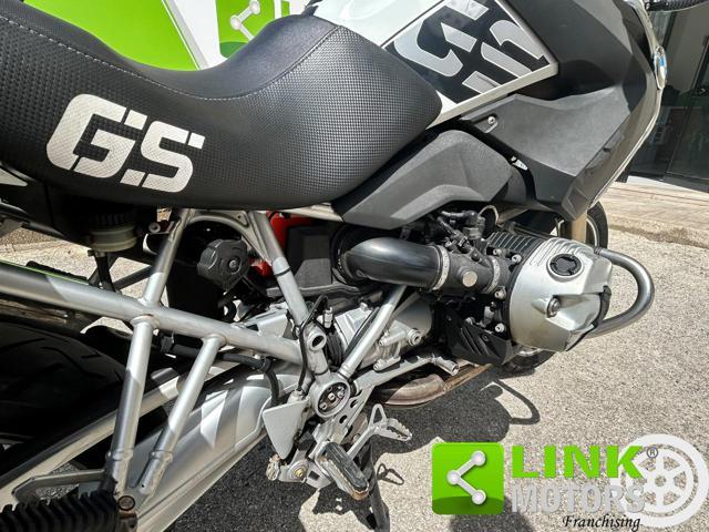 BMW R 1200 GS .