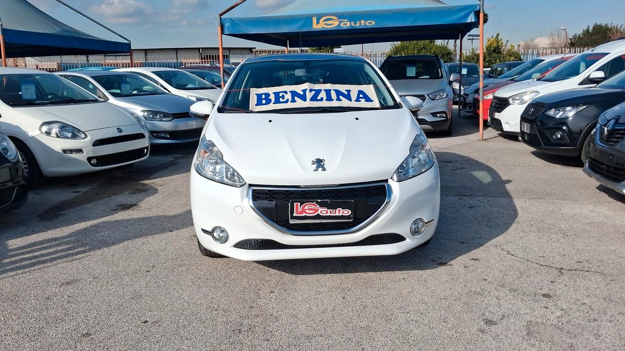 Peugeot 208 1.2 benzina