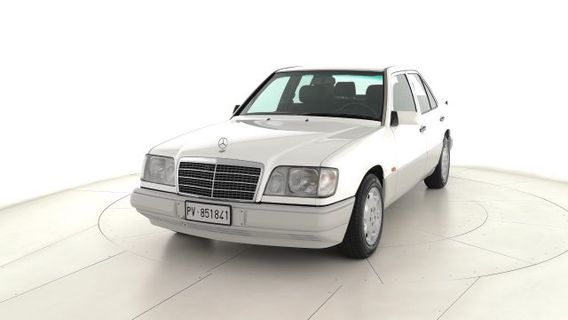 MERCEDES-BENZ E 250 diesel cat uniproprietario