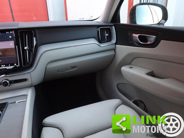 VOLVO XC60 B4 (d) AWD automatico Plus Dark ben tenuta