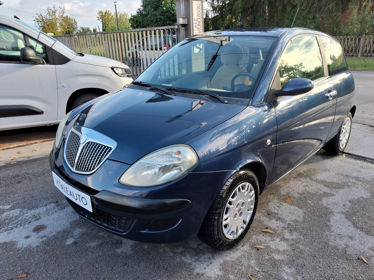 Lancia Ypsilon 1.2 Argento ((TUTTO INCLUSO))