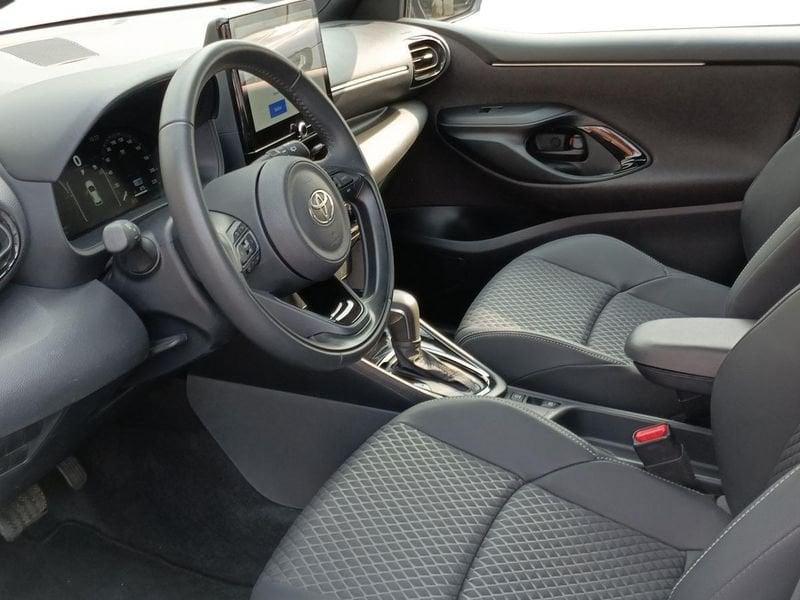 Toyota Yaris Yaris 1.5h 130 Lounge