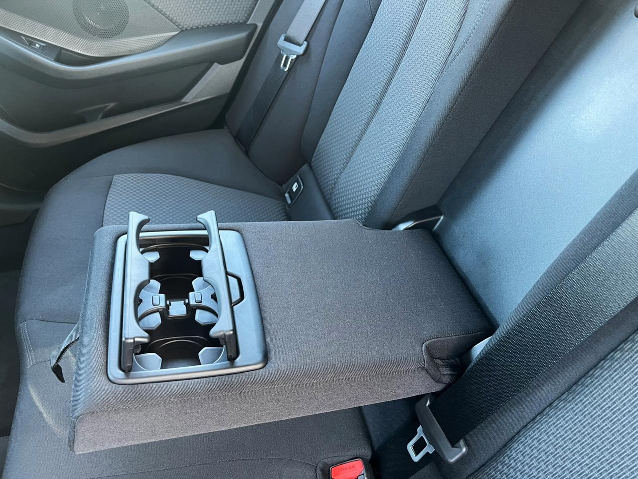 Bmw 118 118d 5p. Business Advantage