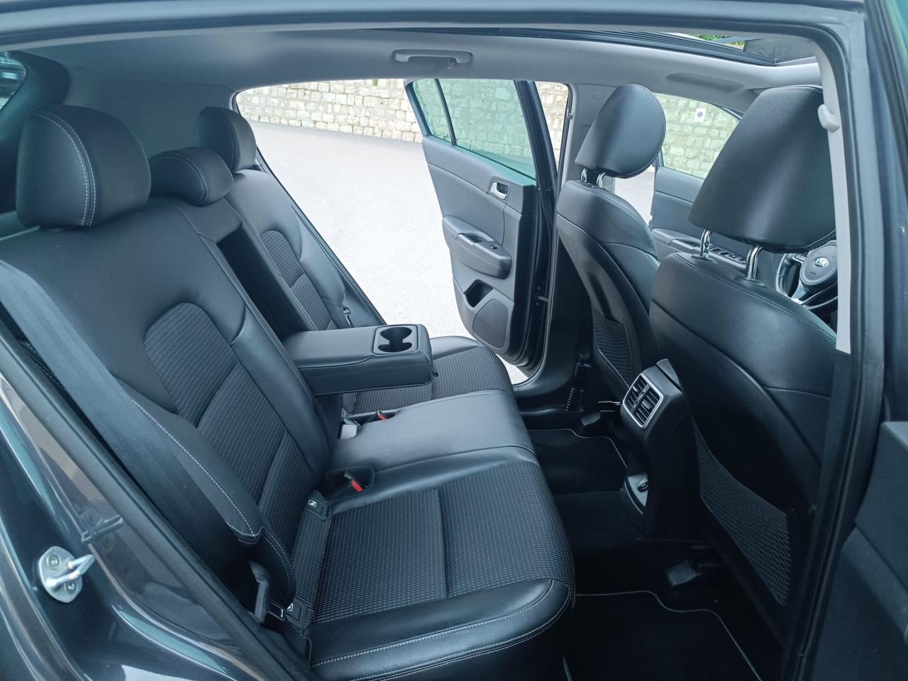 Kia Sportage 1.7 CRDI VGT 2WD high tech