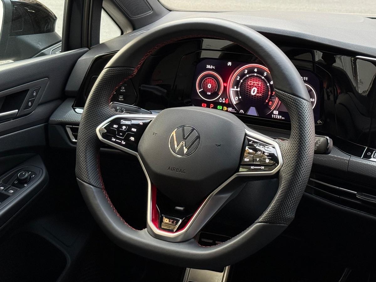 Volkswagen Golf 8 GTI 2.0 TSI 245 CV