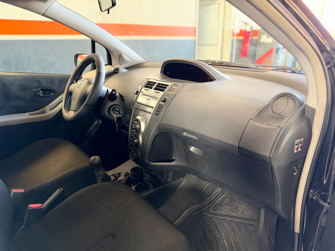 Toyota Yaris 1.0 5 porte Now NEOPATENTATI