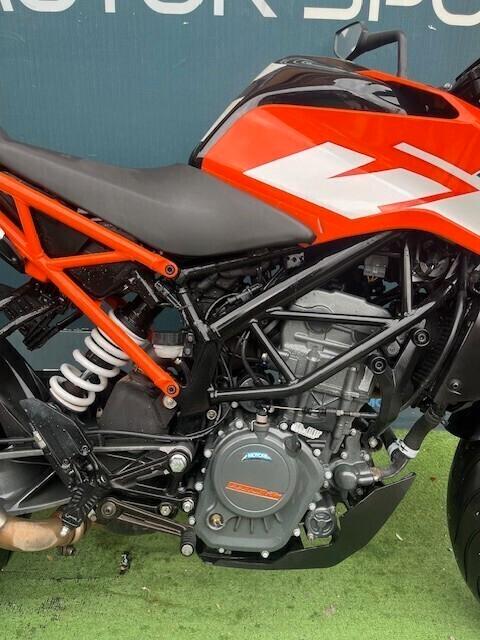 KTM Duke 125 GARANZIA PERMUTE FINANZIAMENTO