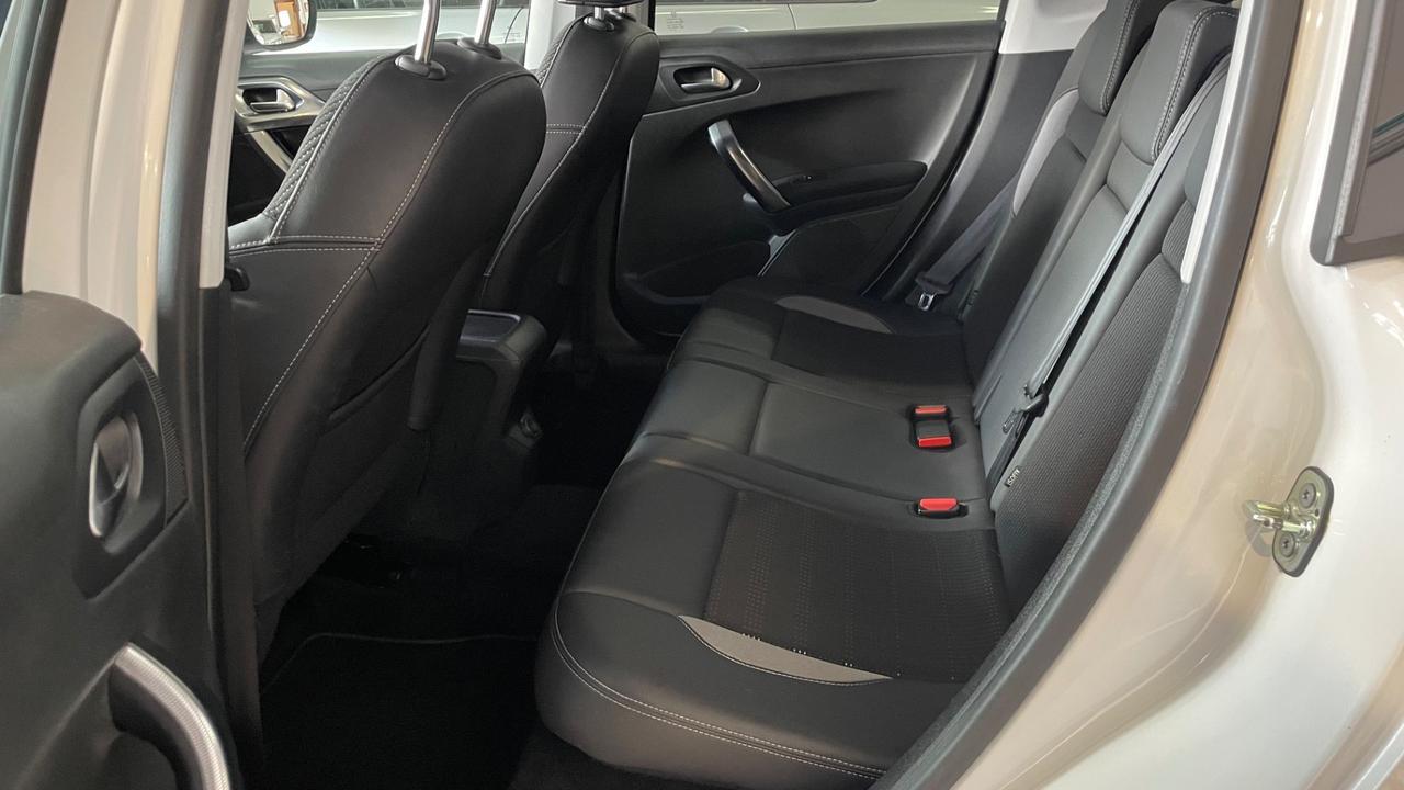 Peugeot 2008 1.6 e-HDi 115 CV Stop&Start Allure