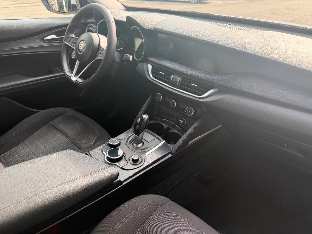 Alfa Romeo Stelvio 2.2 t Business rwd 160cv auto my19