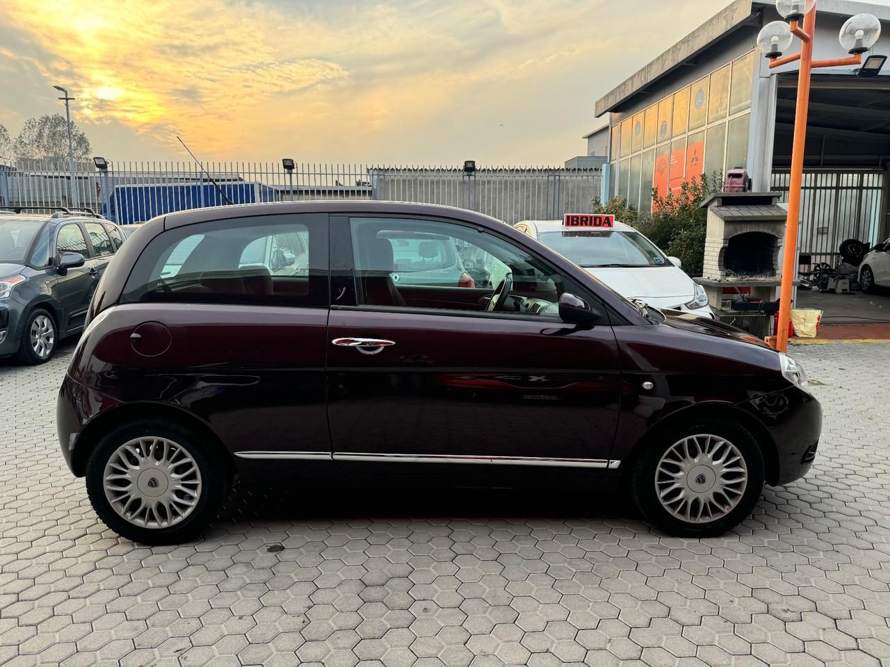 Lancia Ypsilon ADATTA A NEOPATENTATI 1.2 Argento