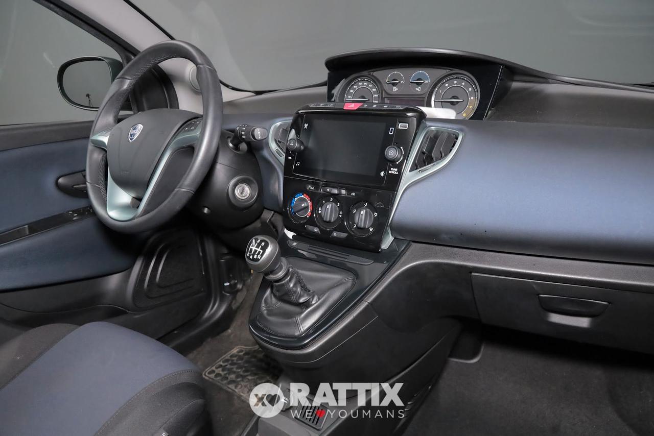 Lancia Ypsilon 1.0 Firefly Hybrid 70CV Platino