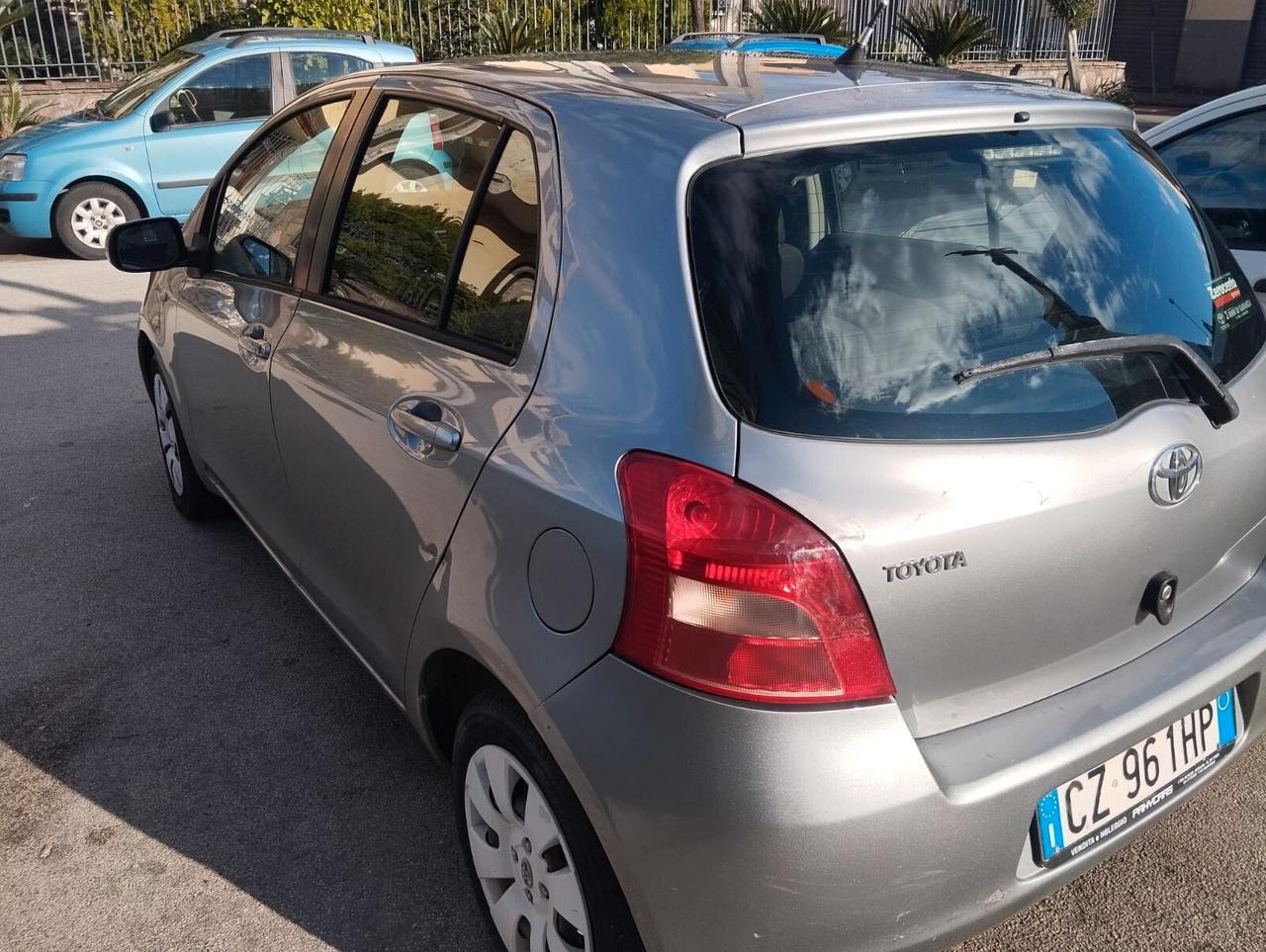 Toyota Yaris 1.0 5 porte Sol