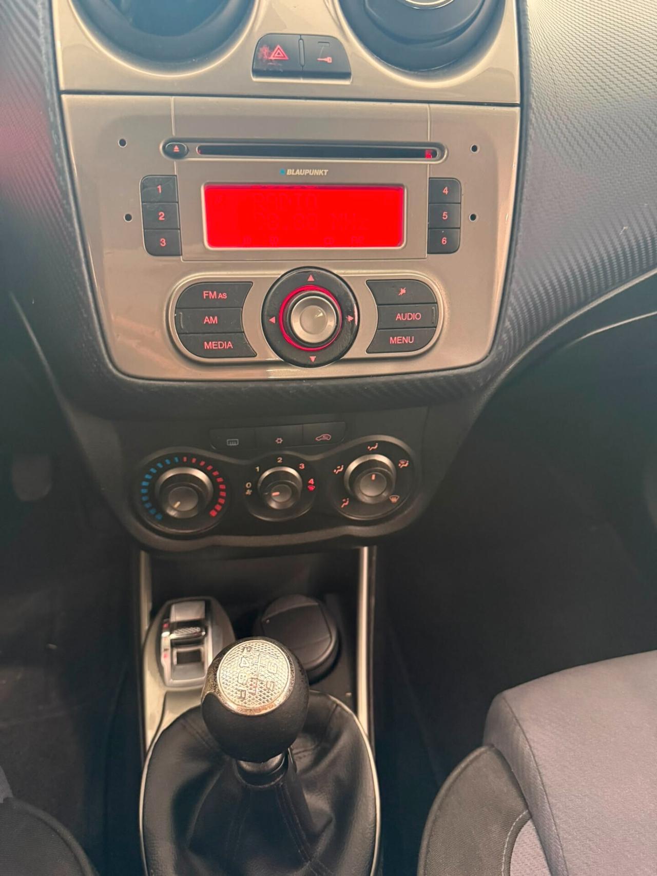 Alfa Romeo MiTo 1.4 78CV 130.000 BENZ/GPL
