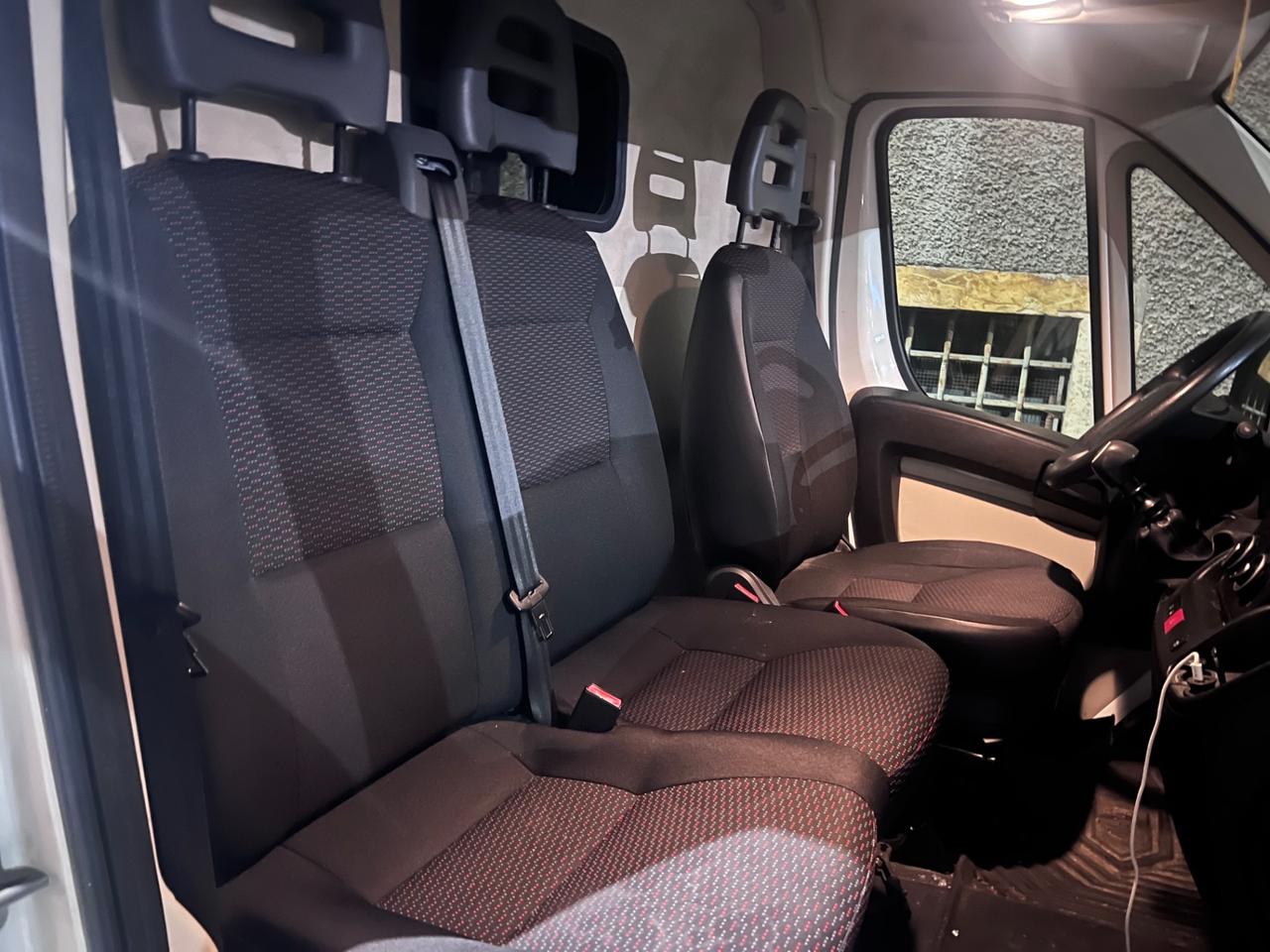 Peugeot Boxer 2.0 Diesel 130 CV - 3 Posti