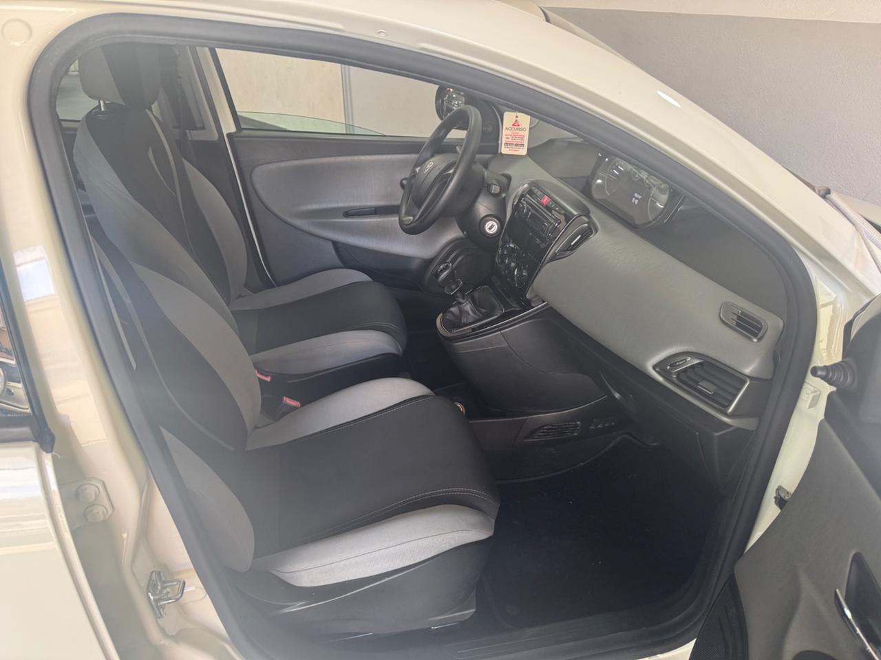 Lancia Ypsilon 1.2 69 CV 5 porte GPL Ecochic Gold
