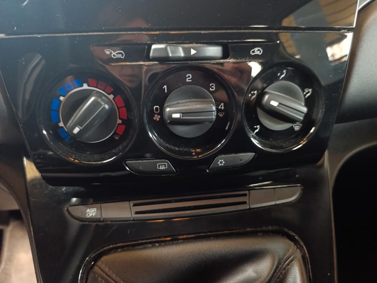 Lancia Ypsilon del 2017 benzina anche neopatentati