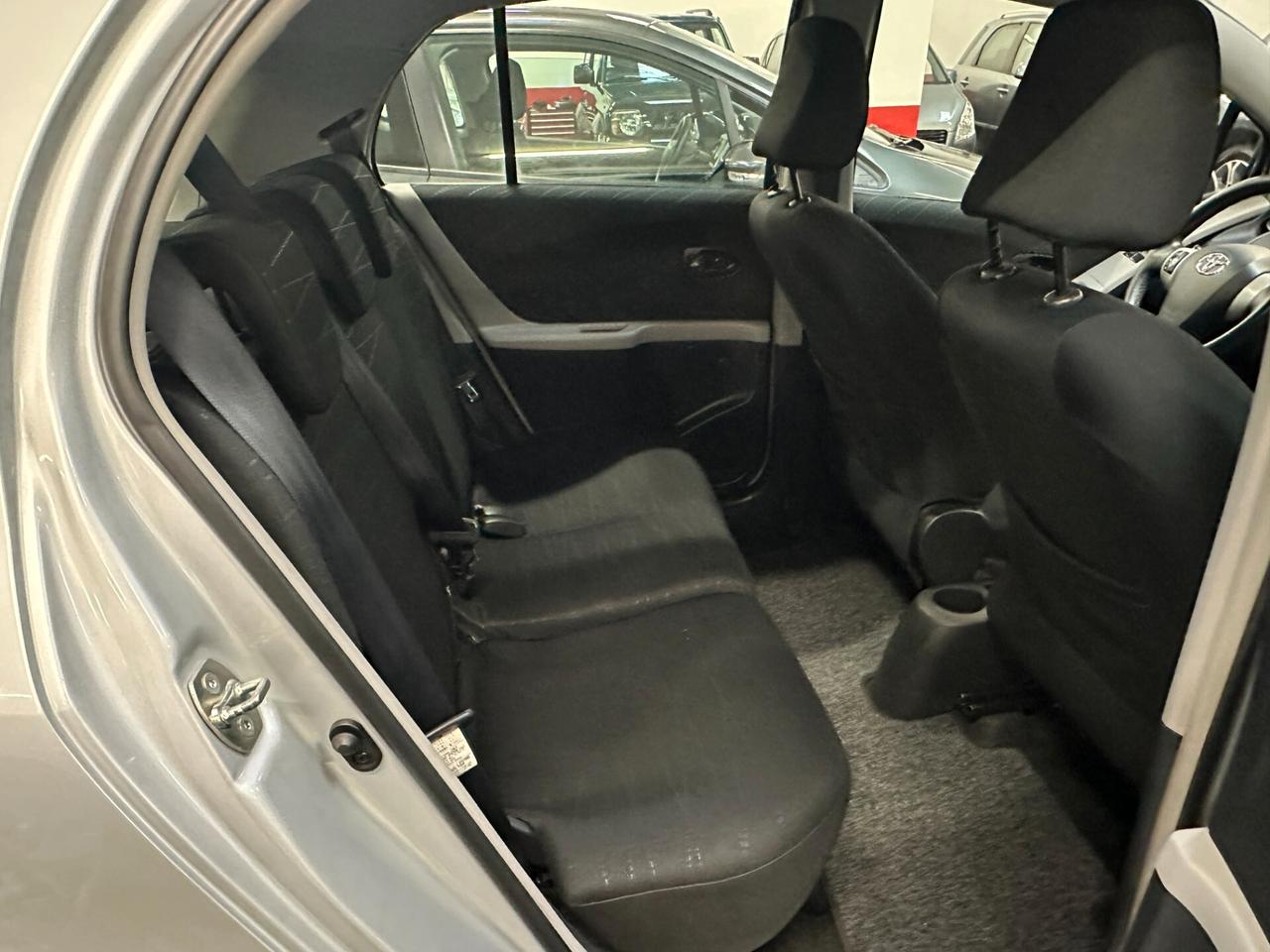 Toyota Yaris 1.0 5 porte