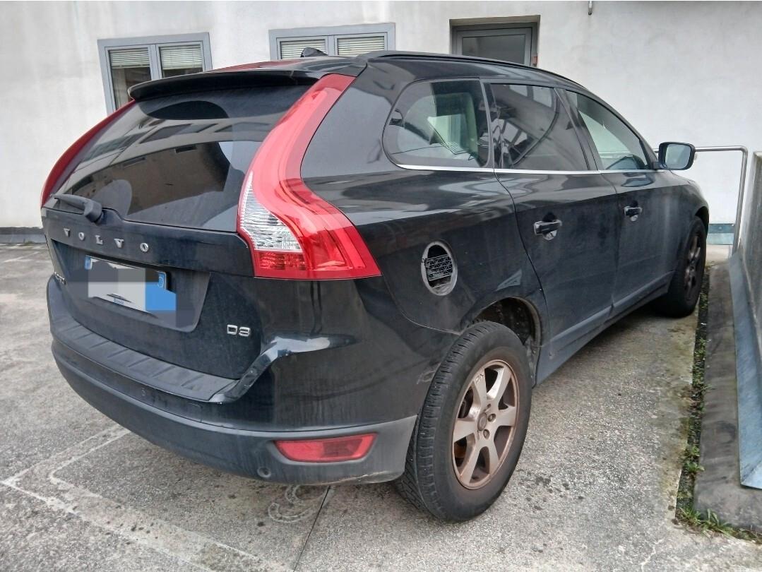 Volvo XC60 Momentum *CAMBIO DA VEDERE*
