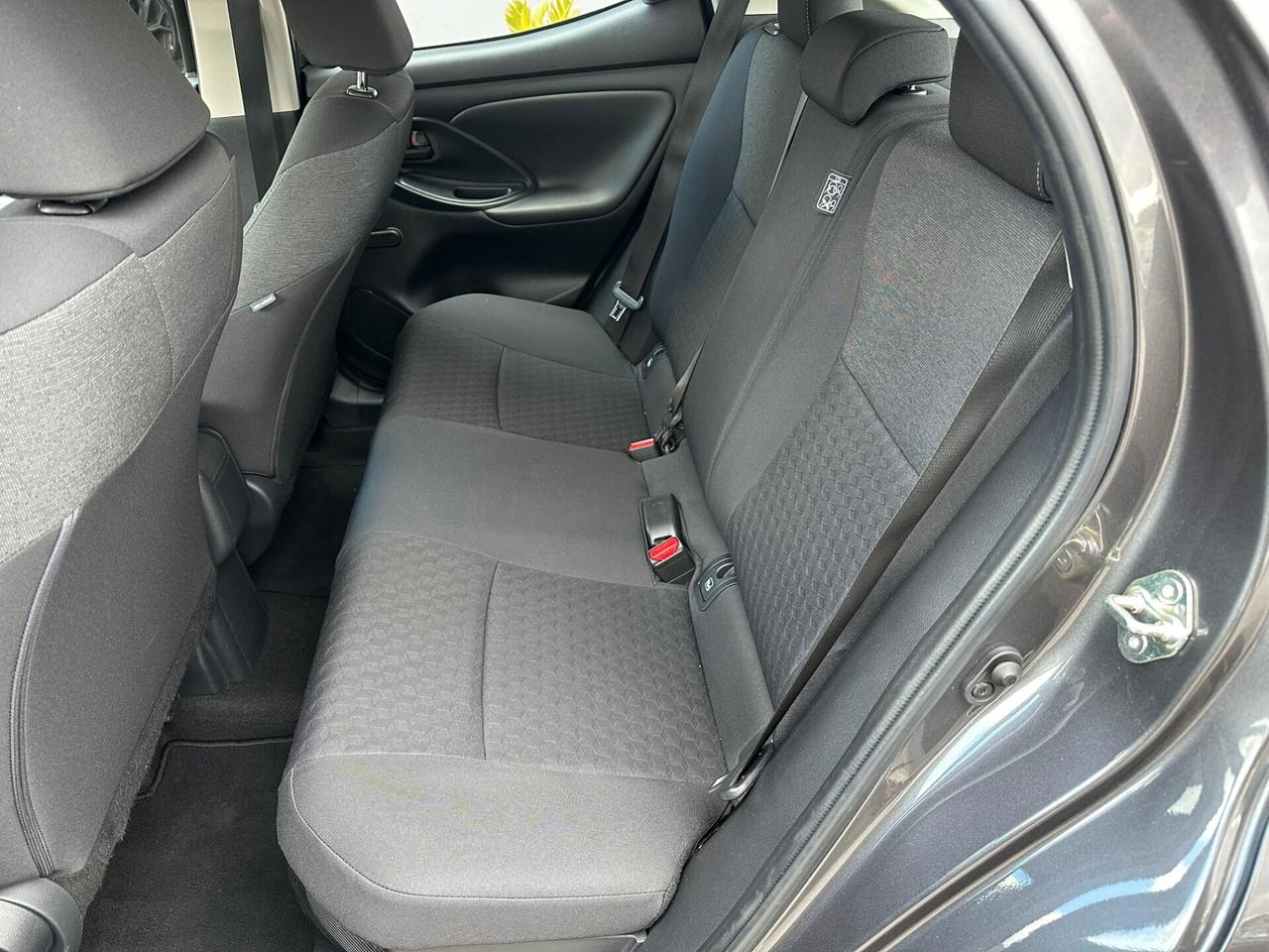 Toyota Yaris 1.5 Hybrid 5 porte Business PREZZO PROMO