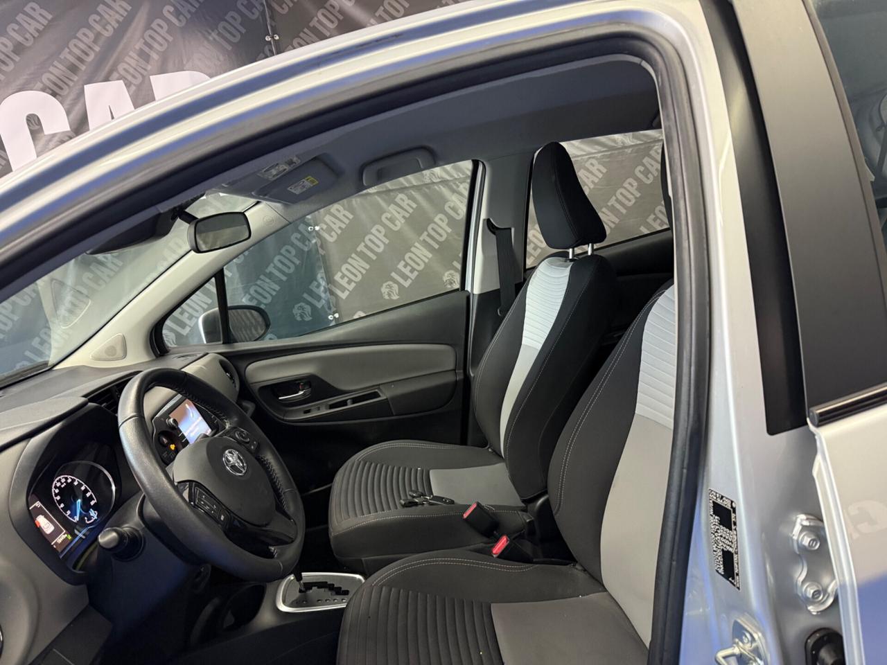 Toyota Yaris benzina hybrida Automatico km 18 mila garanzia 2028