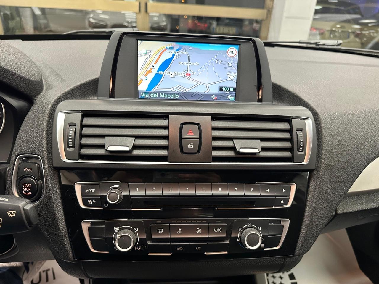 Bmw 116 116i 5p. Urban