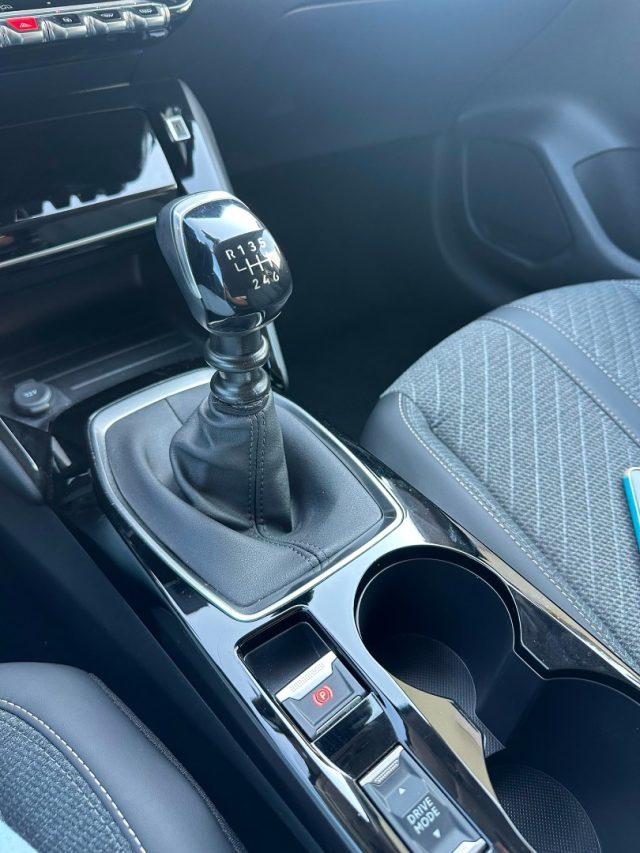PEUGEOT 208 1.2 100cv 5 porte Allure
