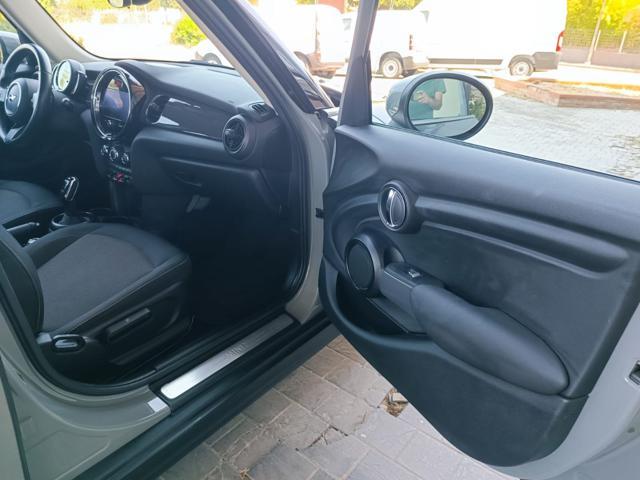 MINI Cooper 1.5 One Business 5 porte