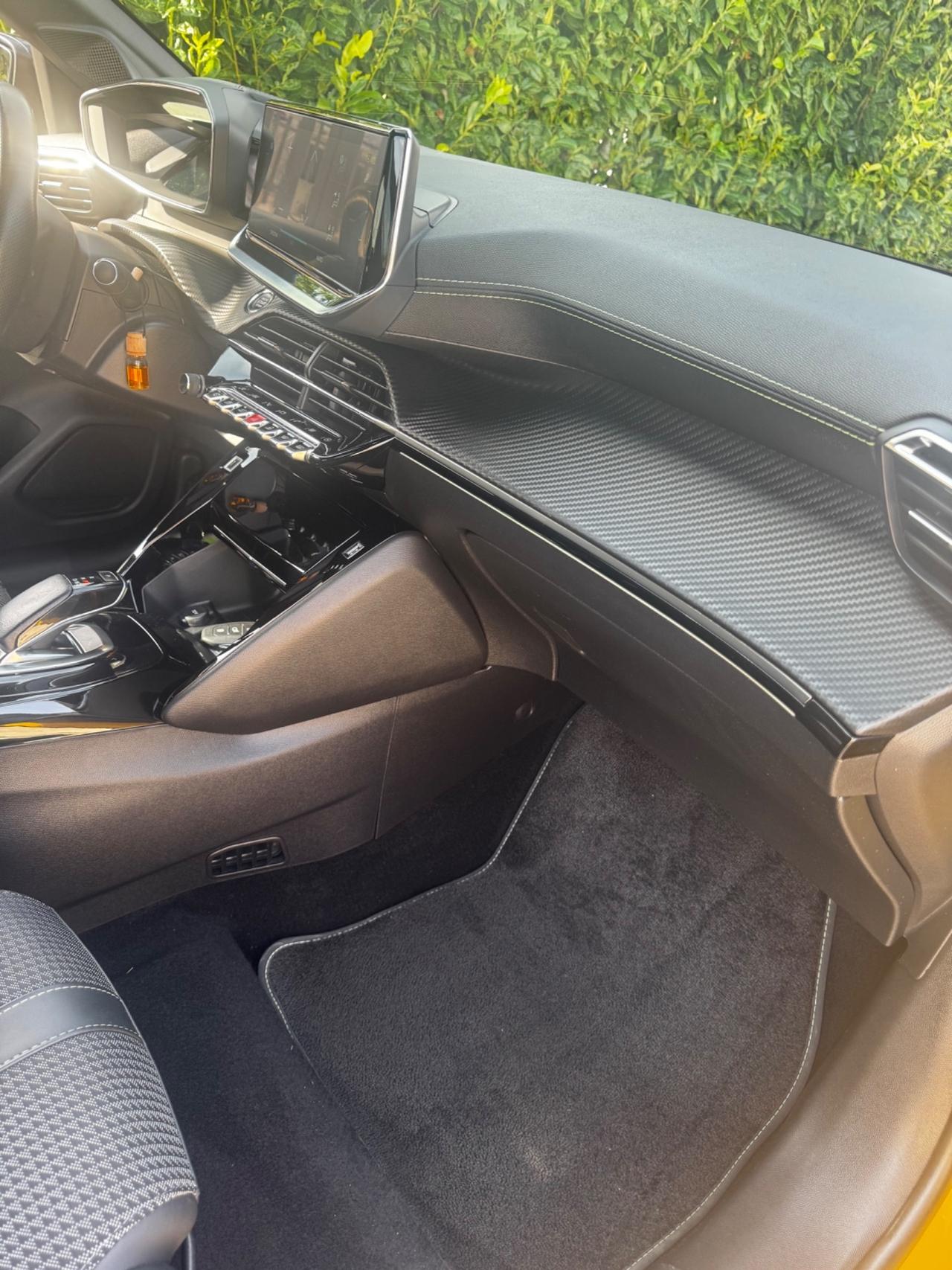 Peugeot 208 motore elettrico 136 CV 5 porte GT Pack