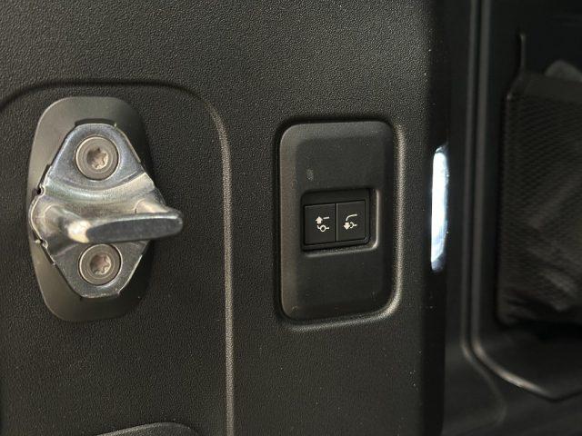 LAND ROVER Defender 110 3.0D I6 200 CV AWD Auto X-Dynamic SE